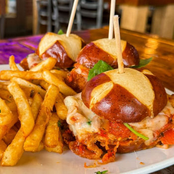 CHICKEN PARMESAN SLIDERS-img5